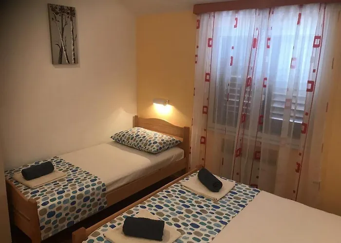 Godo * Sveta Nedelja (Hvar)