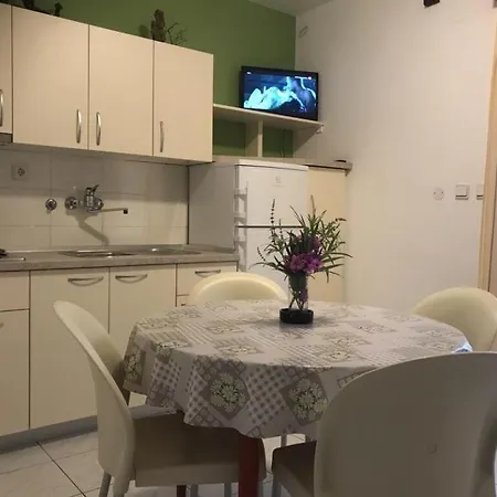 Godo Sveta Nedelja (Hvar)